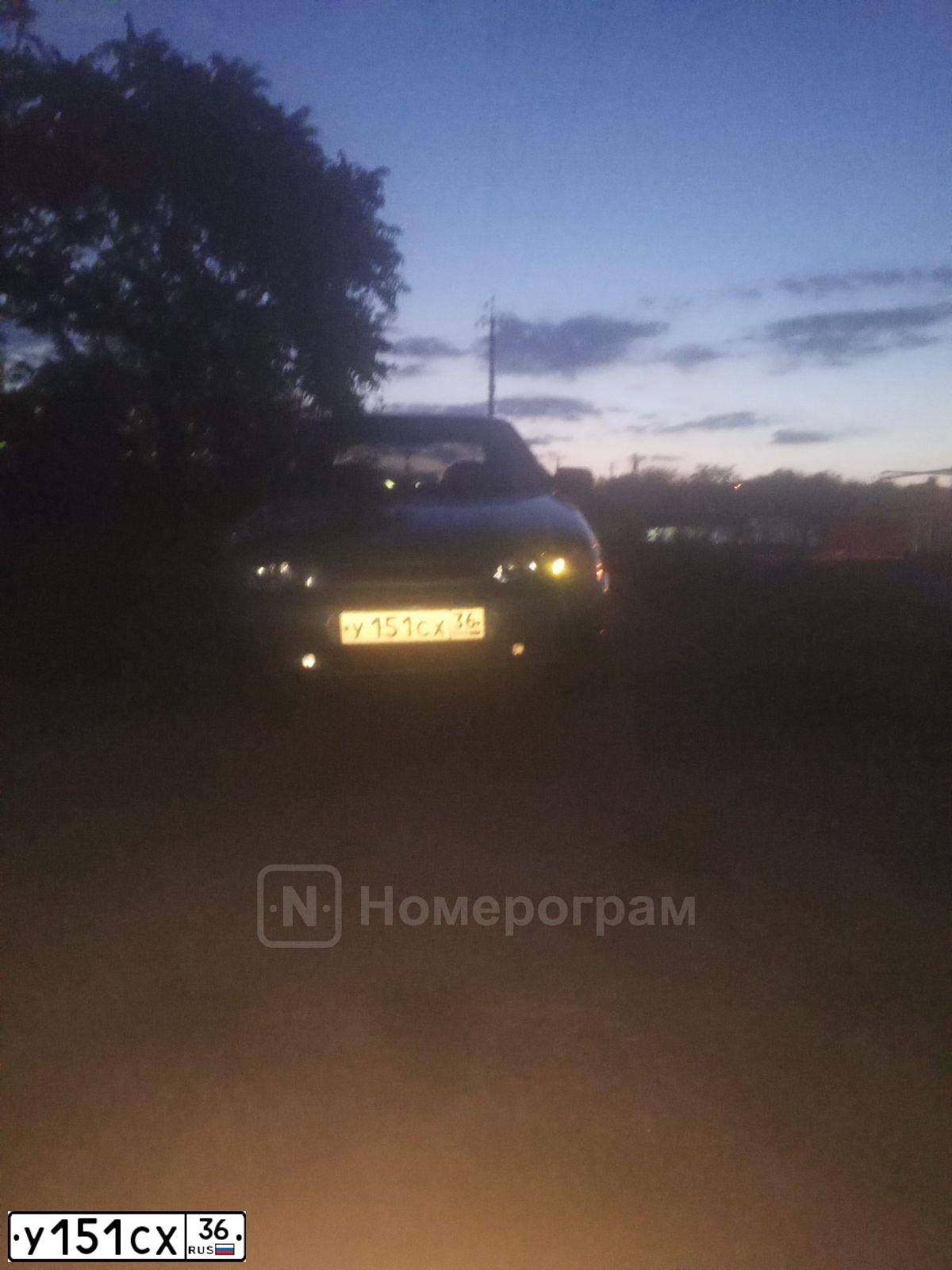 Фото автомобиля LADA 2110 LADA, 2002 — госномер У151СХ36. Цвет: ЗОЛОТИСТО-СЕРЫЙ
