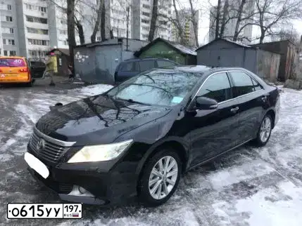Фото автомобиля TOYOTA CAMRY, 2012 — госномер К450ТН186. Цвет: ЧЕРНЫЙ