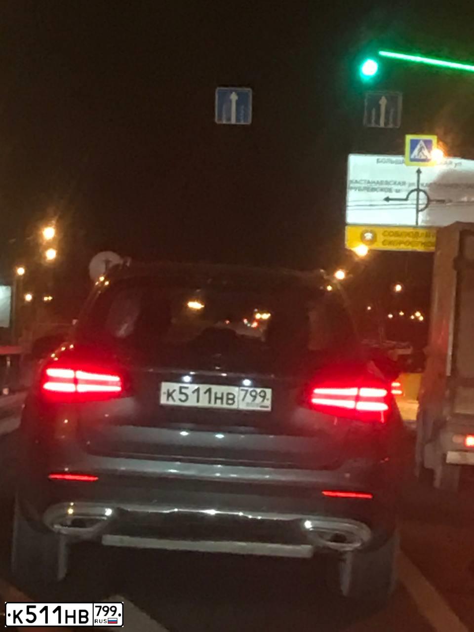 Фото автомобиля MERCEDES GLC-KLASSE, 2018 — госномер К511НВ799. Цвет: Серый