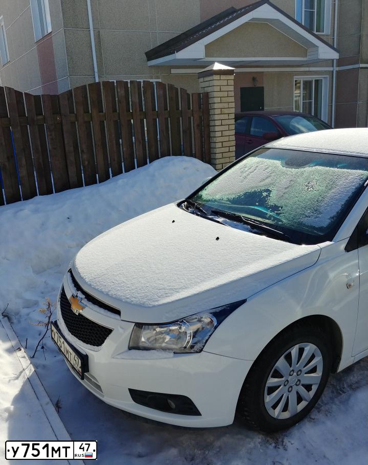 Фото автомобиля CHEVROLET CRUZE, 2011 — госномер У751МТ47. Цвет: БЕЛЫЙ