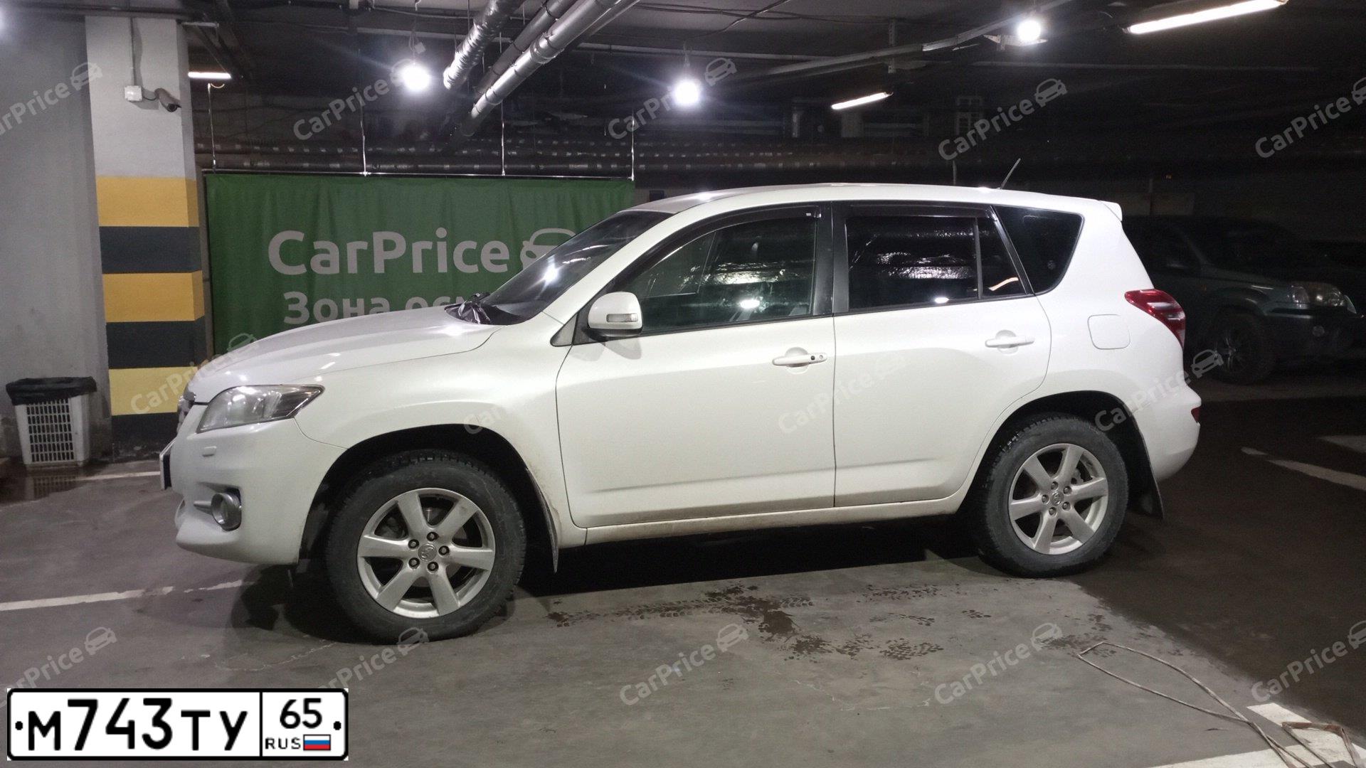 Фото автомобиля TOYOTA RAV4, 2010 — госномер Е290РР147. Цвет: Белый