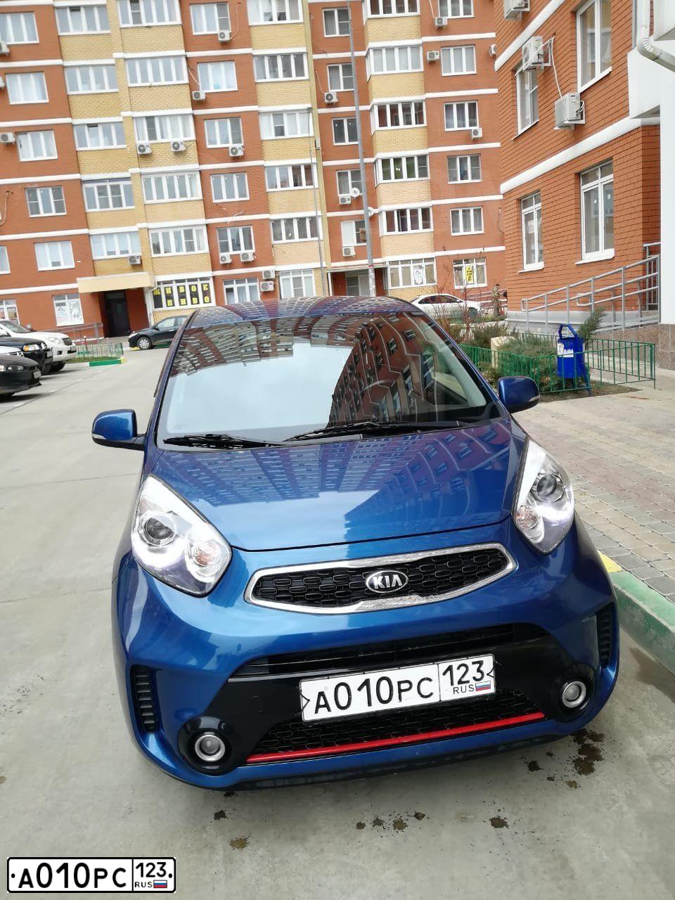 Фото автомобиля KIA PICANTO / MORNING, 2015 — госномер А010РС123. Цвет: синий