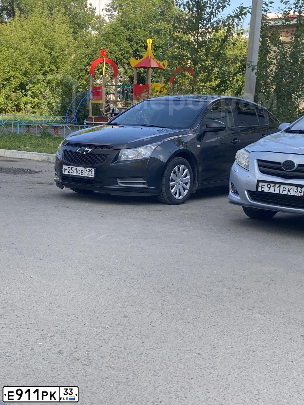 Фото автомобиля TOYOTA COROLLA, 2008 — госномер С007ОХ33. Цвет: СВЕТЛО-ГОЛУБОЙ