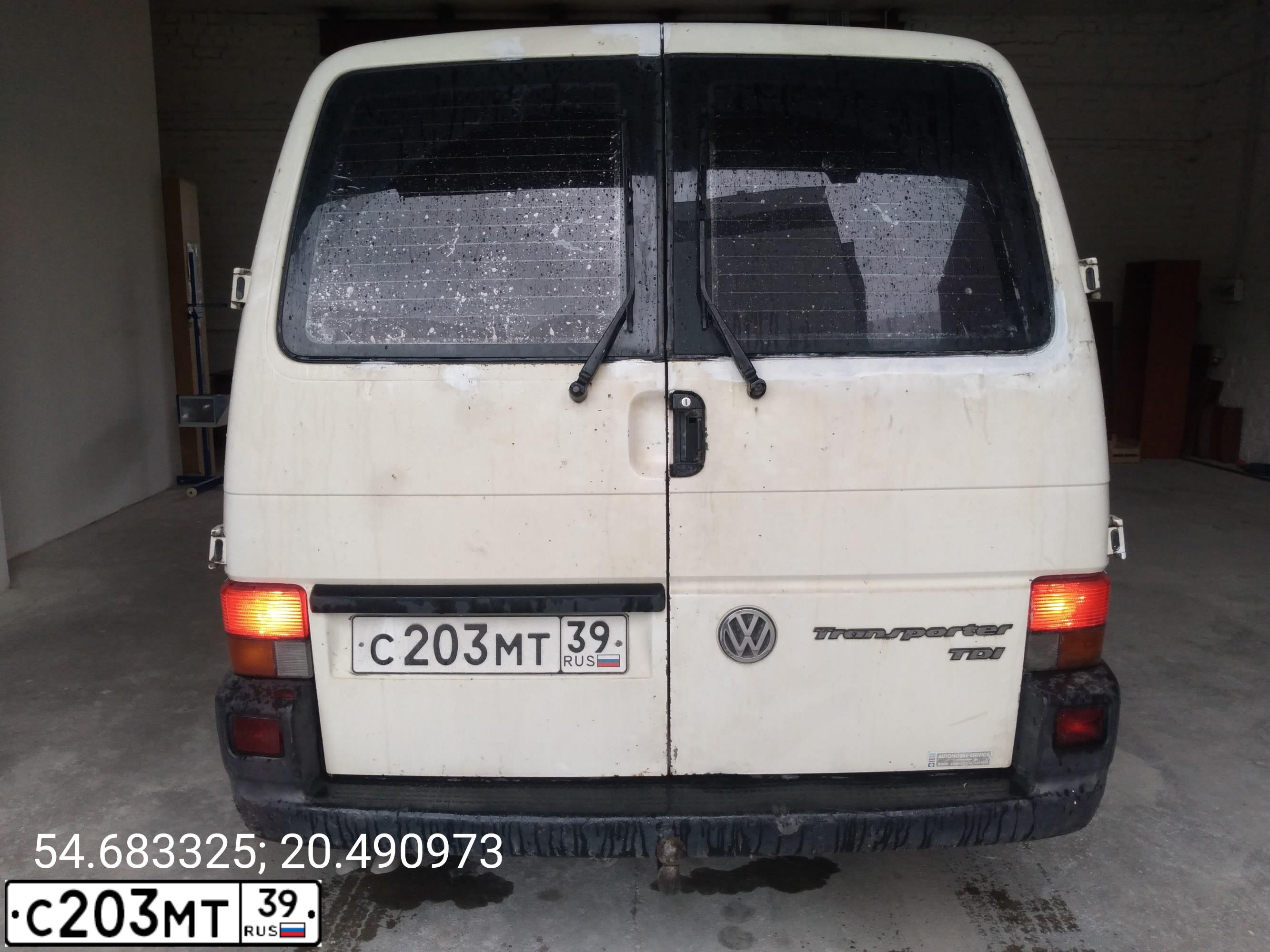 Фото автомобиля VOLKSWAGEN TRANSPORTER, 1997 — госномер С203МТ39. Цвет: БЕЛЫЙ
