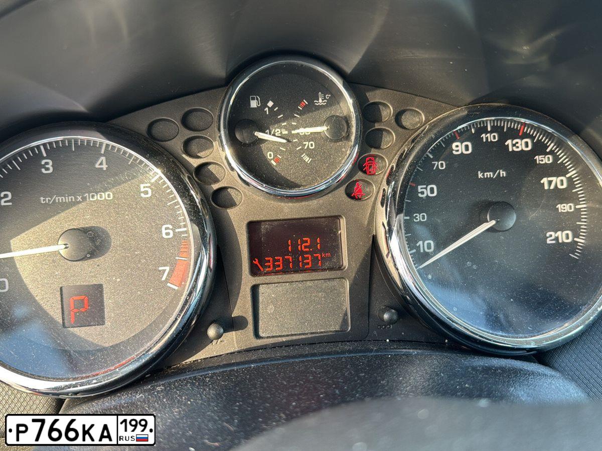 Фото автомобиля PEUGEOT 207, 2008 — госномер К194ТА33. Цвет: Красный