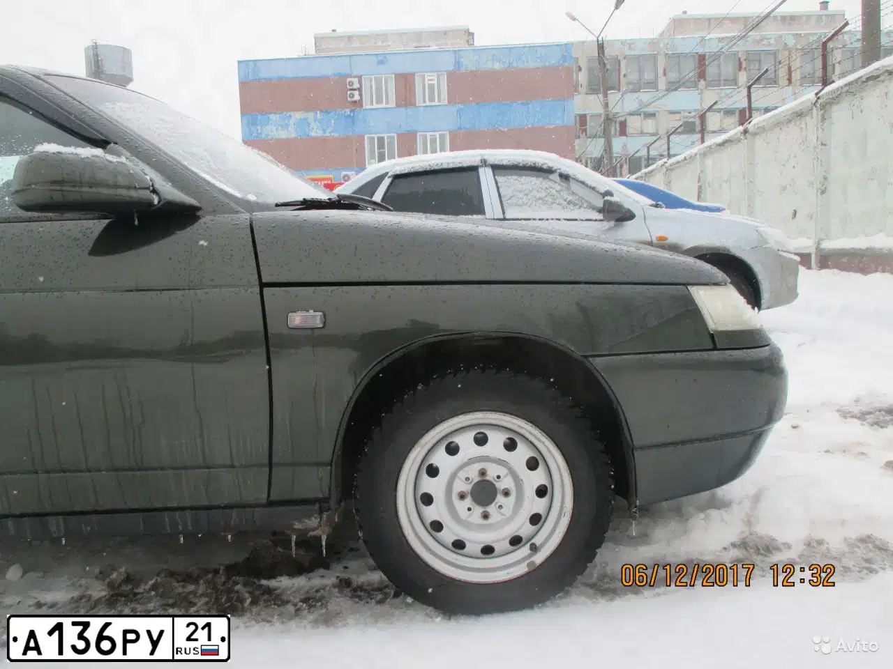 Фото автомобиля LADA 2112, 2006 — госномер Е192КУ134. Цвет: ЗОЛОТИСТЫЙ ТЕМНО-ЗЕЛЕНЫЙ