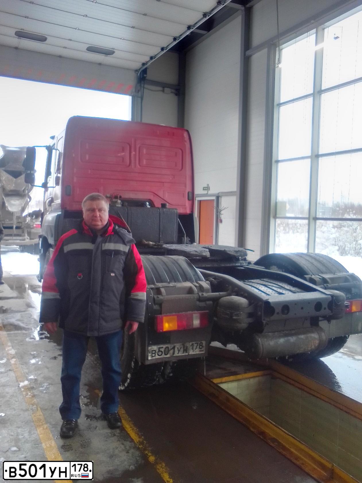 Фото автомобиля MERCEDES AXOR, 2014 — госномер В501УН178. Цвет: Красный