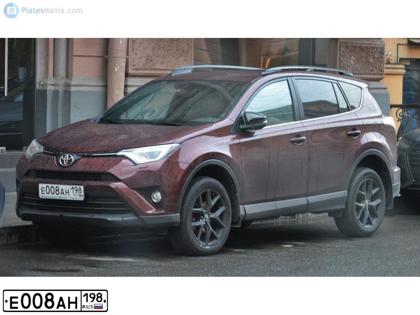 Фото автомобиля TOYOTA RAV4, 2019 — госномер Е008АН198. Цвет: ТЕМНО-КРАСНЫЙ МЕТАЛЛИК