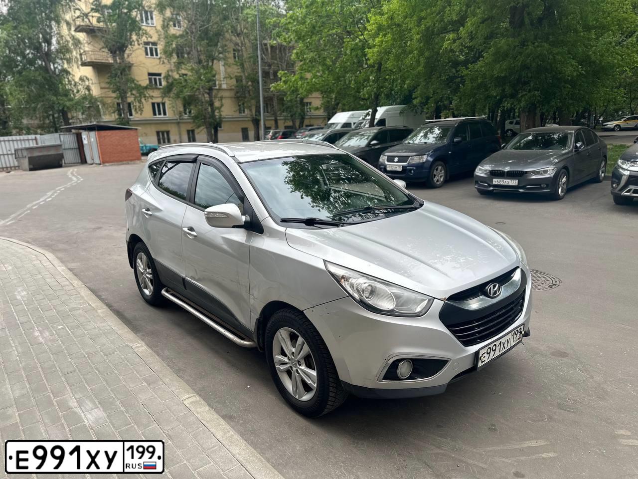Фото автомобиля ХЕНДЭ IX35 2.0 GLS AT, 2010 — госномер Т910АО180. Цвет: Серый