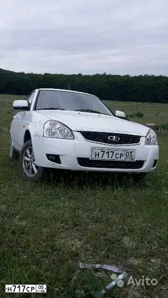 Фото автомобиля LADA 2170 PRIORA, 2016 — госномер Н717СР05. Цвет: БЕЛЫЙ