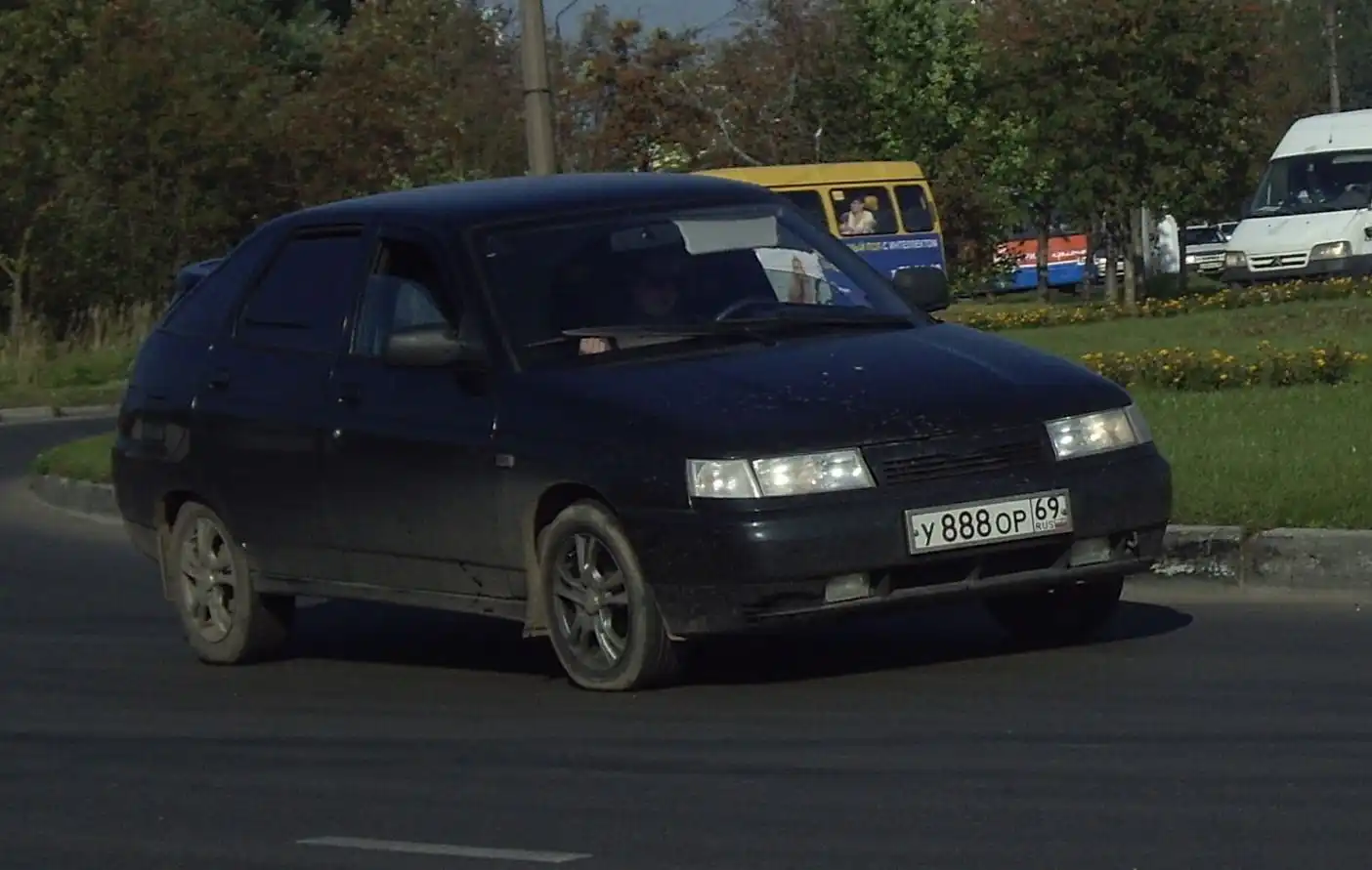 Фото автомобиля LADA 2112 LADA, 2007 — госномер У506СТ69. Цвет: Сине-Черный