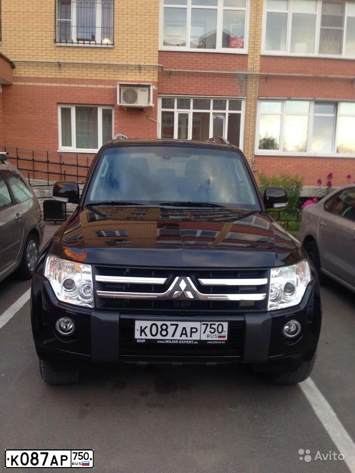 Фото автомобиля MITSUBISHI PAJERO, 2011 — госномер В777ОР190. Цвет: ЧЕРНЫЙ