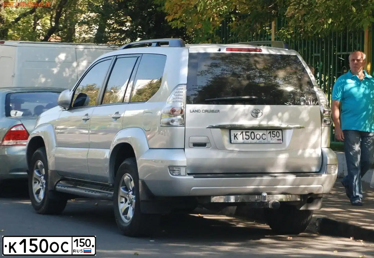 Фото автомобиля TOYOTA LANDCRUISER, 2007 — госномер К150ОС150. Цвет: СЕРЕБРИСТЫЙ