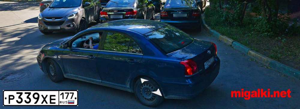 Фото автомобиля LADA 2107, 2007 — госномер Р339ХЕ177. Цвет: ТЕМНО-ВИШНЕВЫЙ