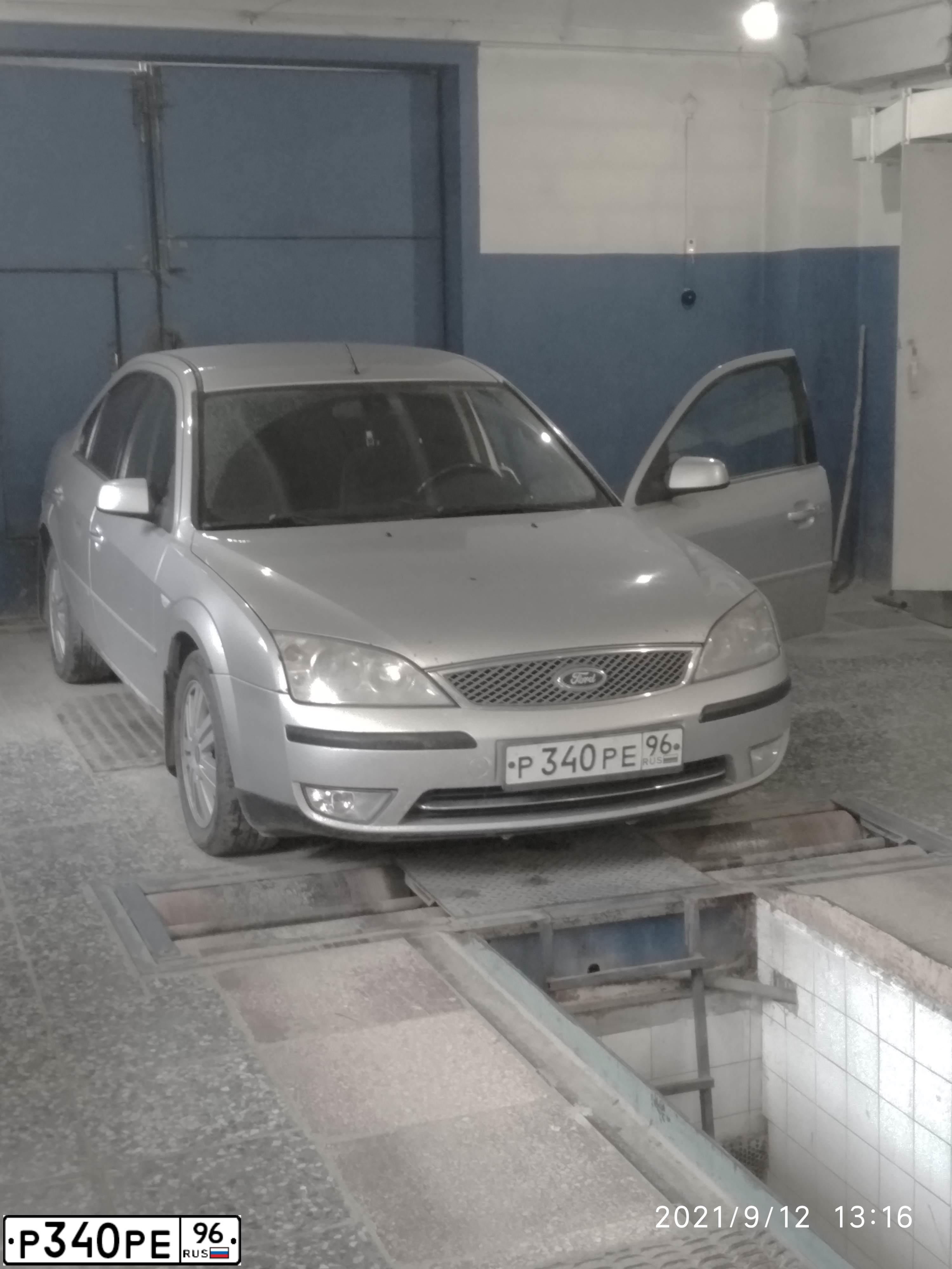 Фото автомобиля FORD MONDEO, 2004 — госномер Р340РЕ96. Цвет: СВЕТЛО-СЕРЫЙ