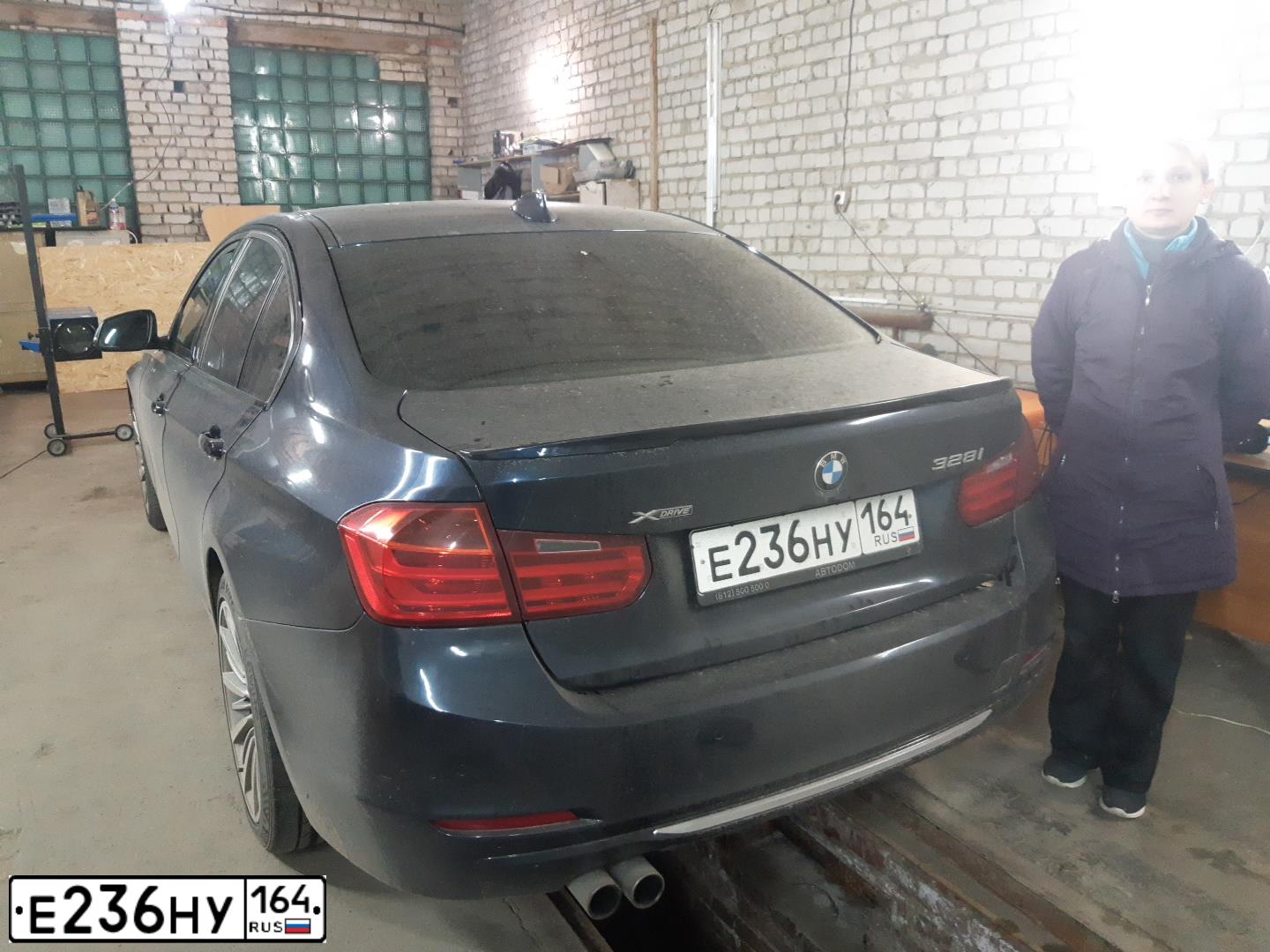 Фото автомобиля BMW SERIE 3, 2013 — госномер М465ХУ35. Цвет: синий