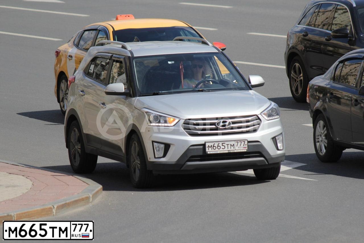 Фото автомобиля HYUNDAI CRETA, 2016 — госномер М665ТМ777. Цвет: Серебристый