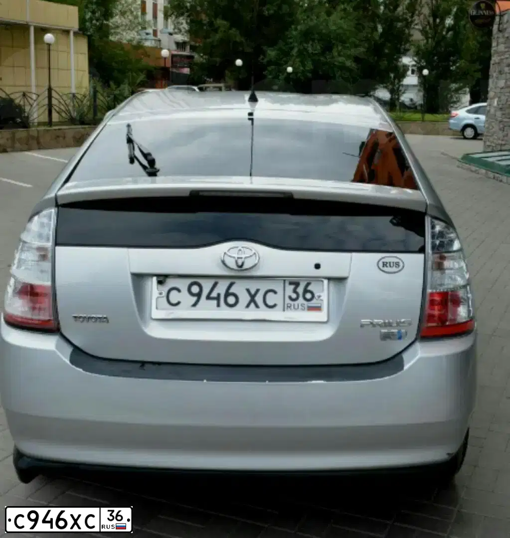 Фото автомобиля TOYOTA PRIUS, 2007 — госномер С946ХС36. Цвет: СЕРЕБРИСТЫЙ