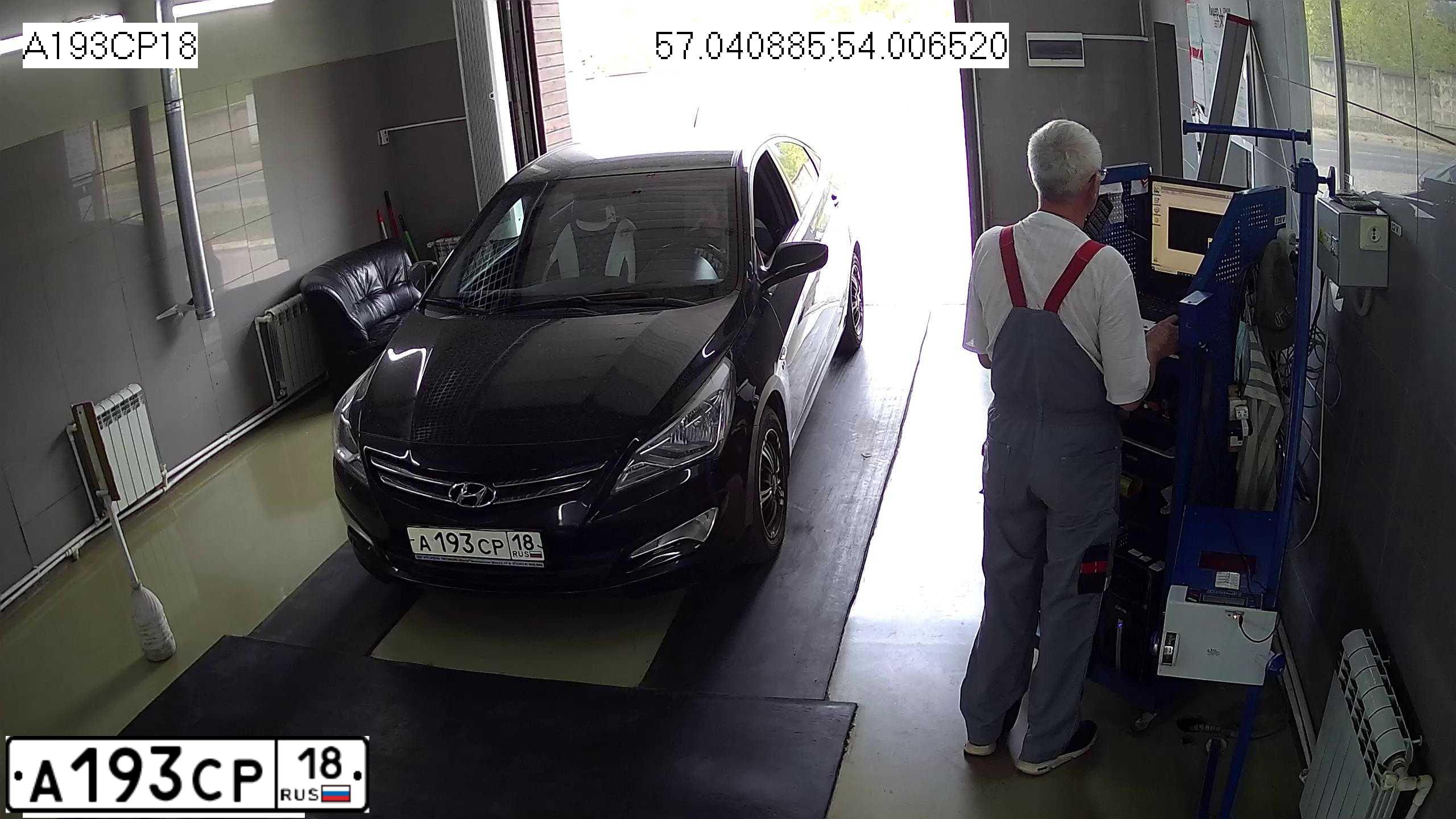 Фото автомобиля HYUNDAI SOLARIS, 2014 — госномер А193СР18. Цвет: ЧЕРНЫЙ