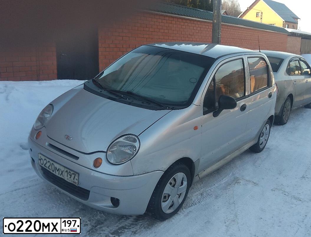 Фото автомобиля DAEWOO MATIZ, 2014 — госномер О220МХ197. Цвет: Серебристый