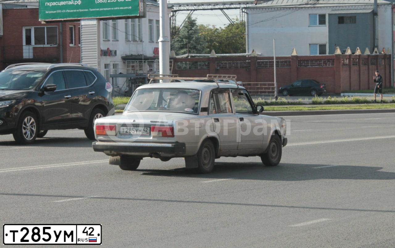 Фото автомобиля LADA 2107, 2010 — госномер Т285УМ42. Цвет: СВЕТЛО-СЕРЕБРИСТЫЙ МЕТАЛЛ