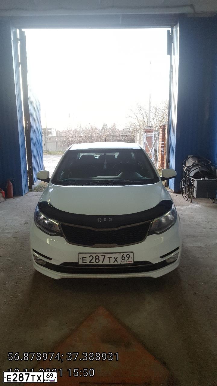 Фото автомобиля KIA RIO, 2016 — госномер В359ХМ37. Цвет: Белый