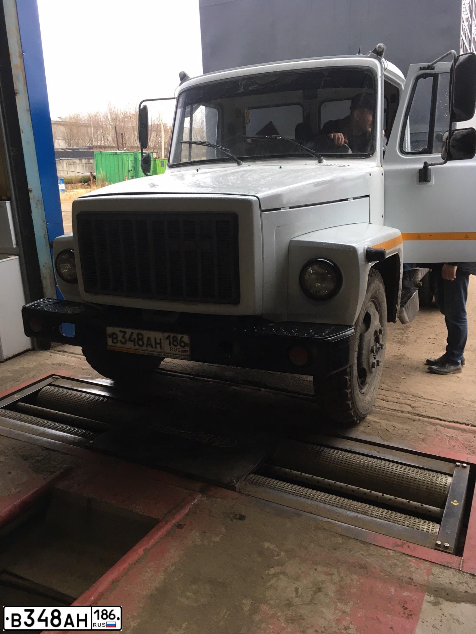 Фото автомобиля GAZ 3309, 2012 — госномер В348АН186. Цвет: БЕЛЫЙ