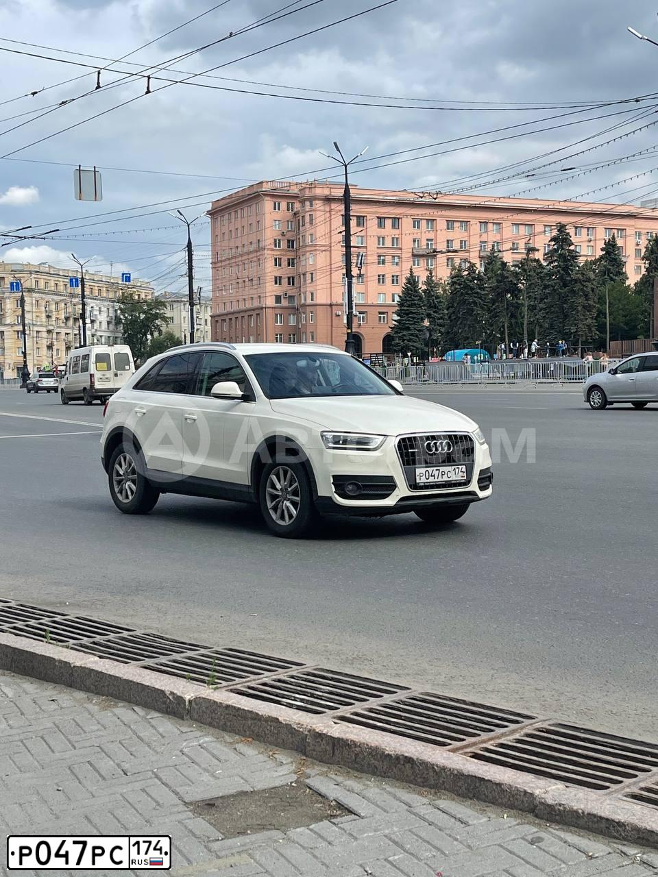 Фото автомобиля AUDI Q3, 2012 — госномер Р047РС174. Цвет: БЕЛЫЙ