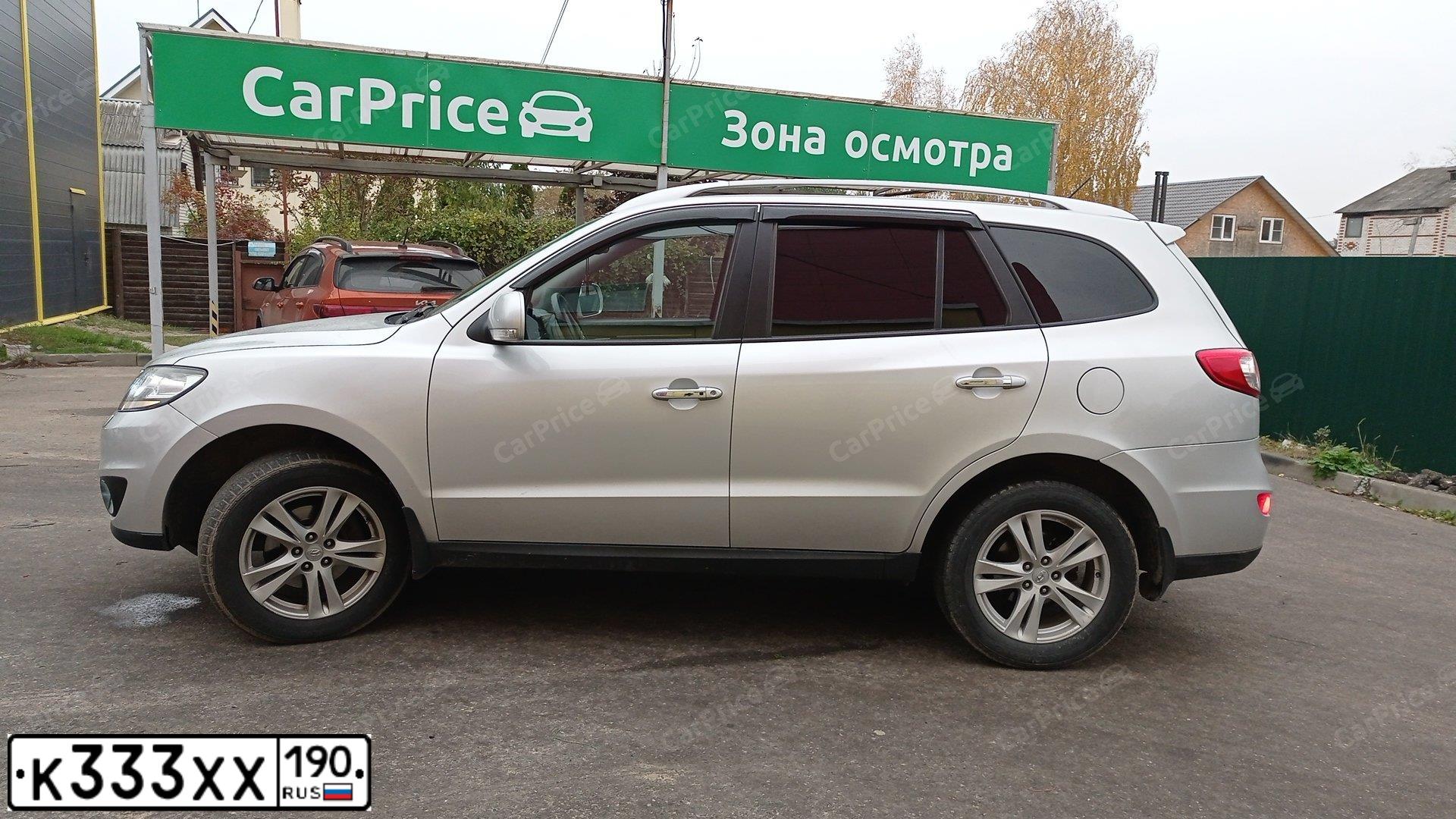 Фото автомобиля HYUNDAI SANTA FE, 2010 — госномер М232ВА550. Цвет: Серебристый