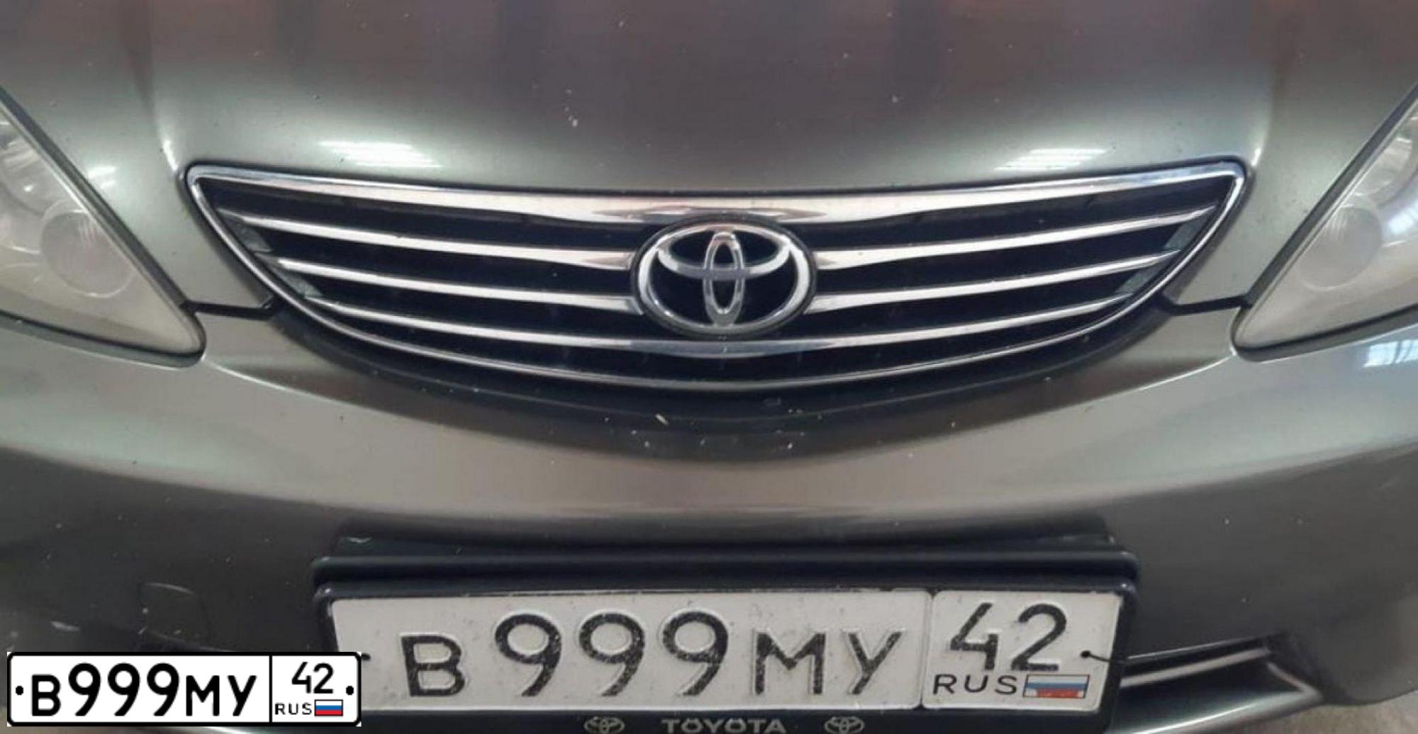Фото автомобиля TOYOTA CAMRY, 2005 — госномер В999МУ42. Цвет: СЕРЫЙ