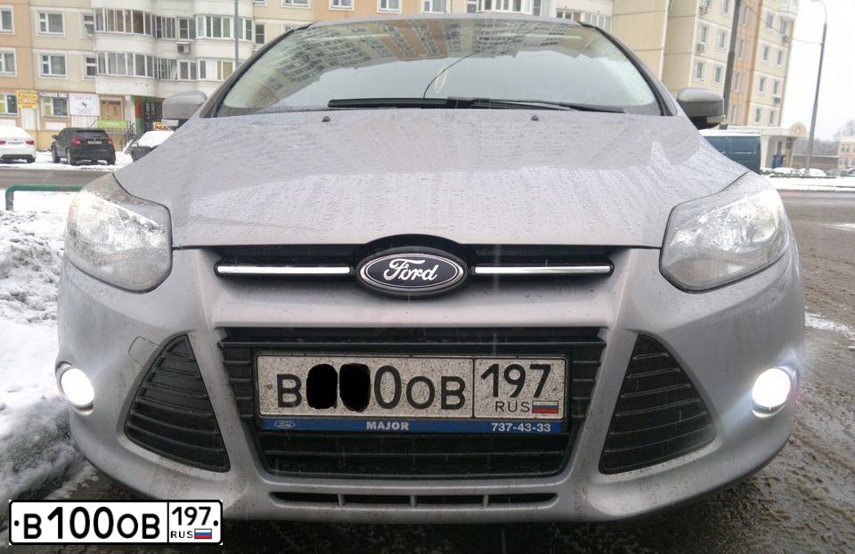 Фото автомобиля VOLKSWAGEN TOURAN, 2012 — госномер В100ОВ197. Цвет: Коричневый