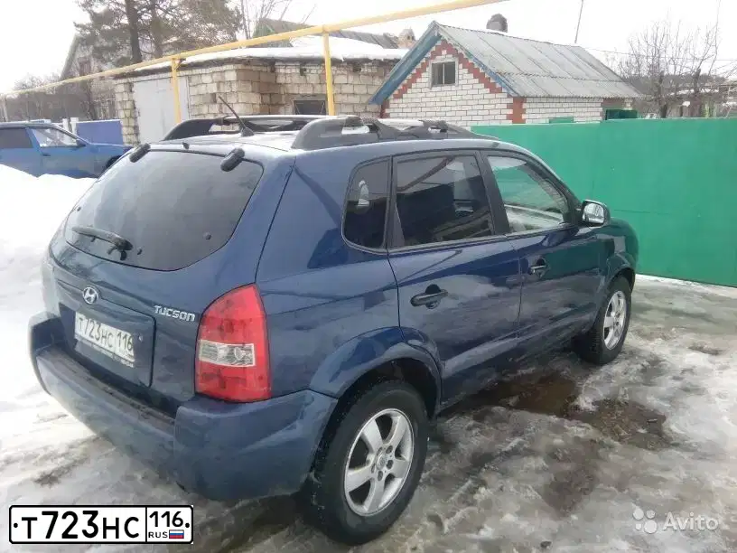 Фото автомобиля HYUNDAI TUCSON, 2005 — госномер Х213РН43. Цвет: СИНИЙ