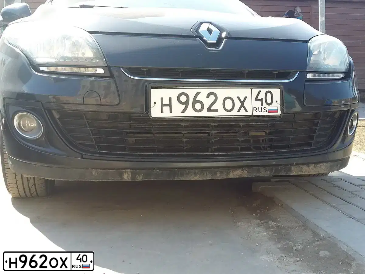 Фото автомобиля RENAULT MEGANE, 2012 — госномер Р148ТМ40. Цвет: ЧЕРНЫЙ