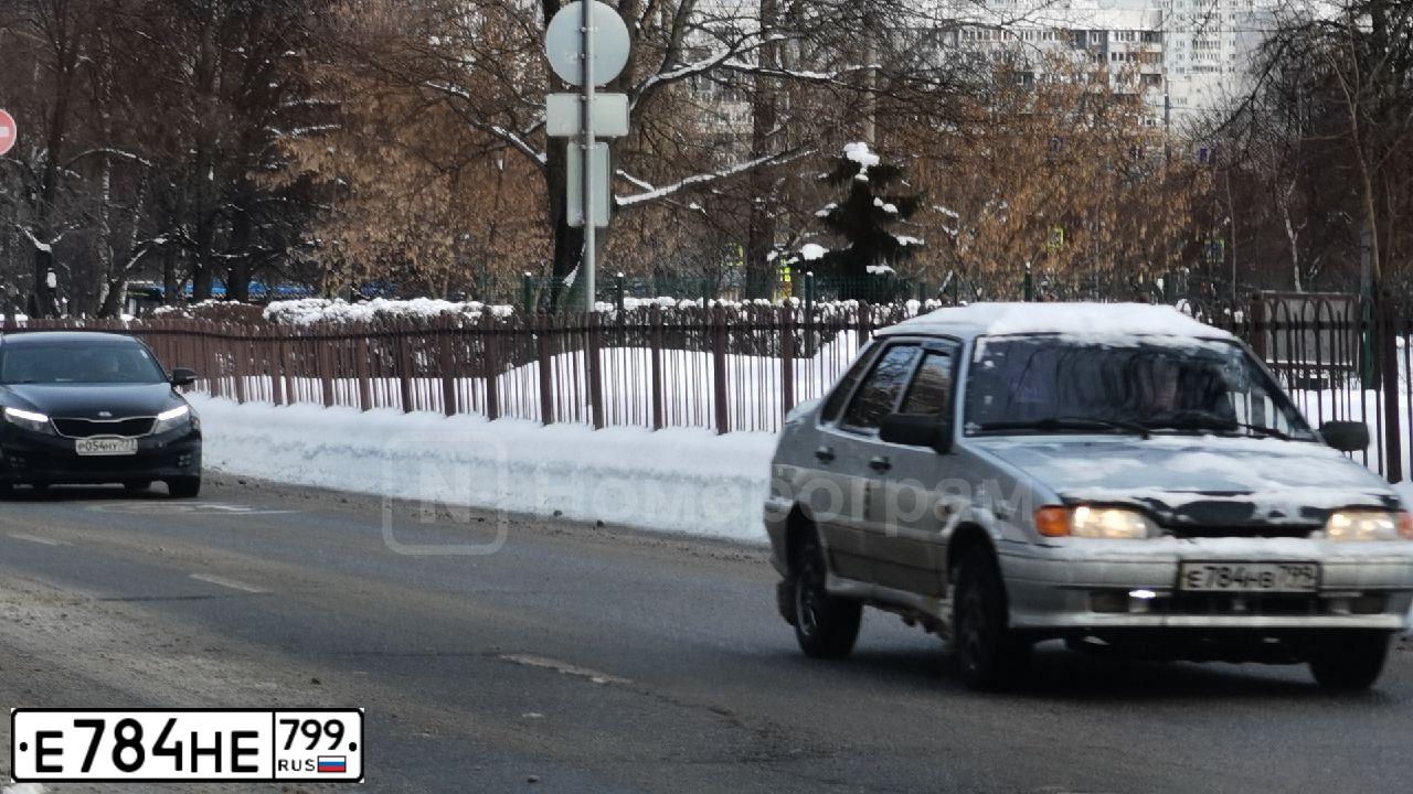 Фото автомобиля BMW M5, 2012 — госномер Х870ЕК71. Цвет: синий
