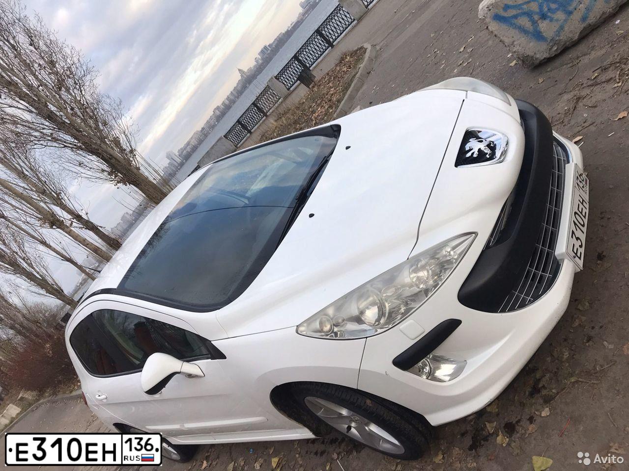 Фото автомобиля PEUGEOT 308, 2008 — госномер Р033СЕ48. Цвет: Белый