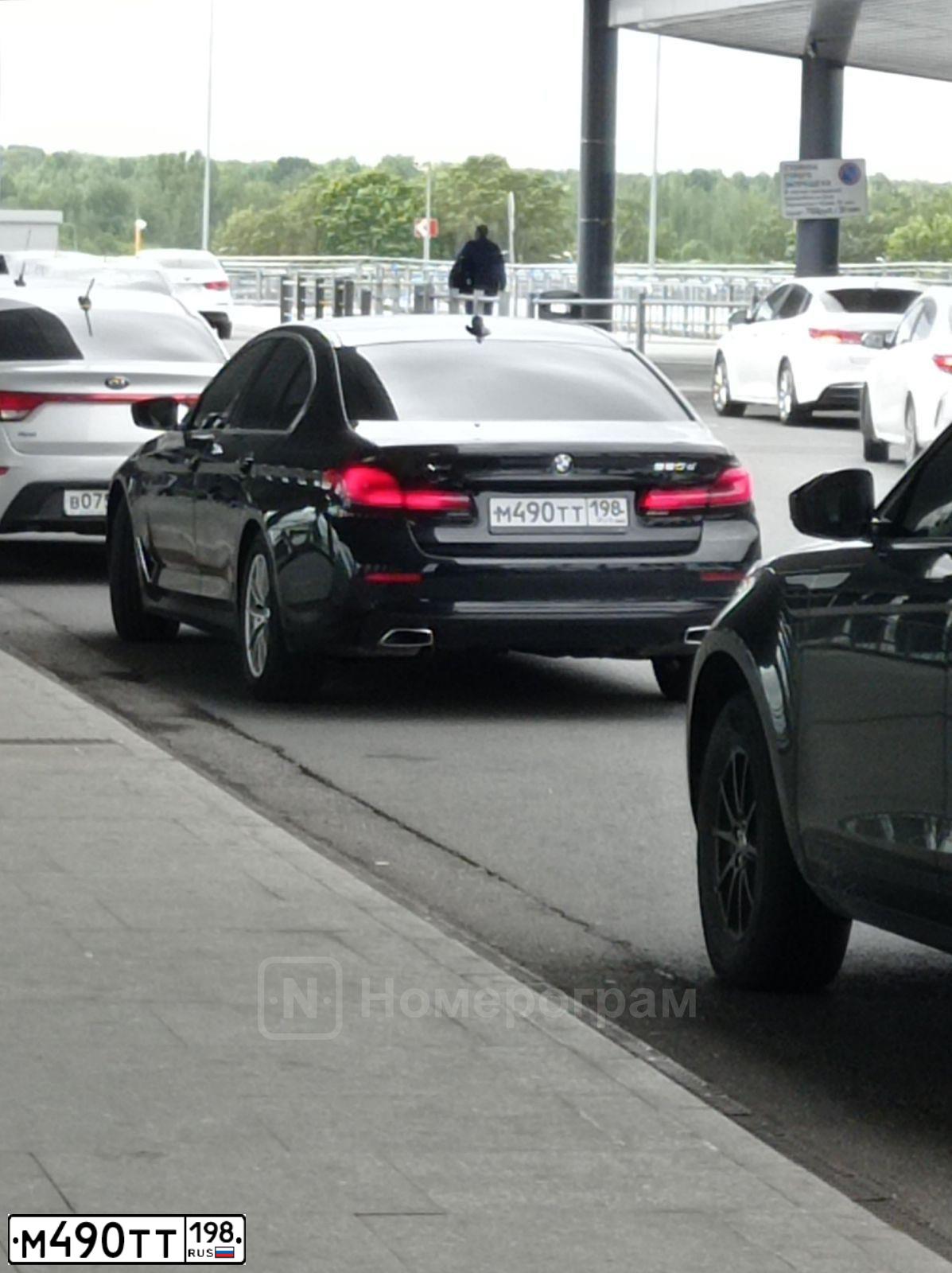 Фото автомобиля BMW 520D XDRIVE, 2021 — госномер М490ТТ198. Цвет: ЧЕРНЫЙ