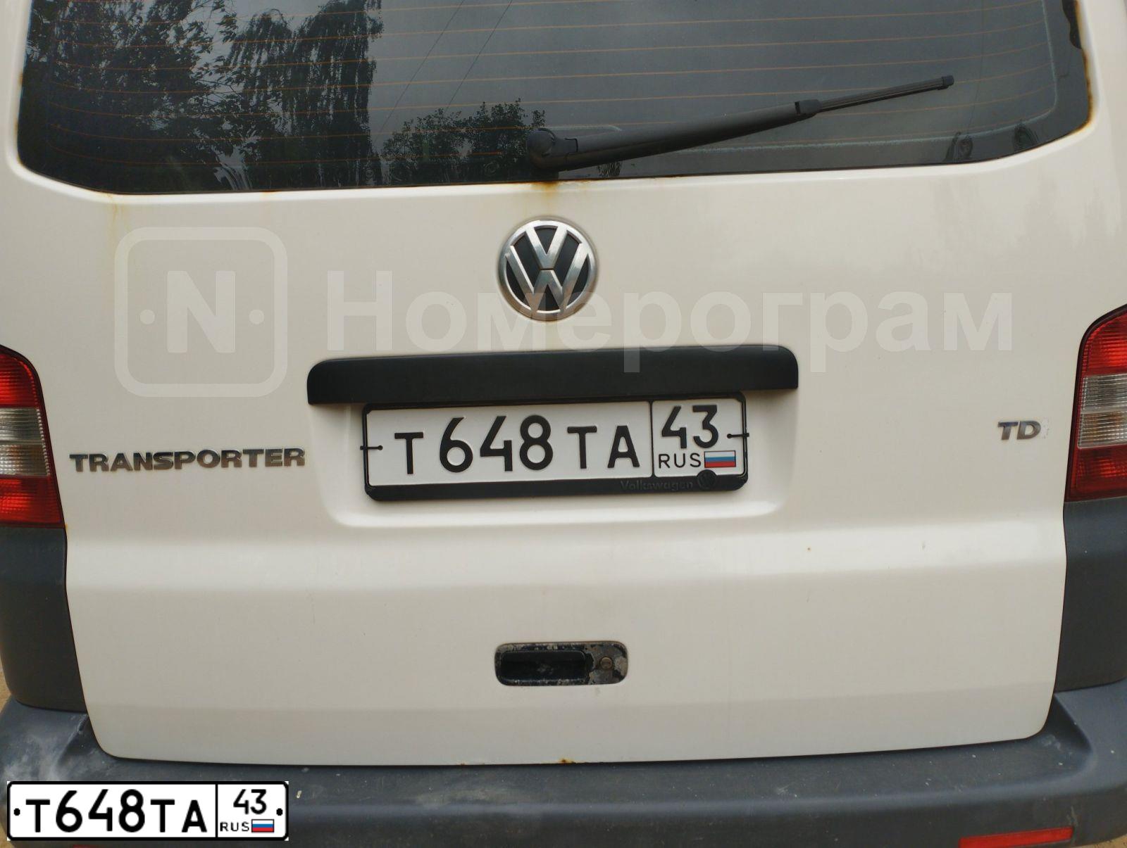 Фото автомобиля VOLKSWAGEN TRANSPORTER, 2012 — госномер Т648ТА43. Цвет: Белый