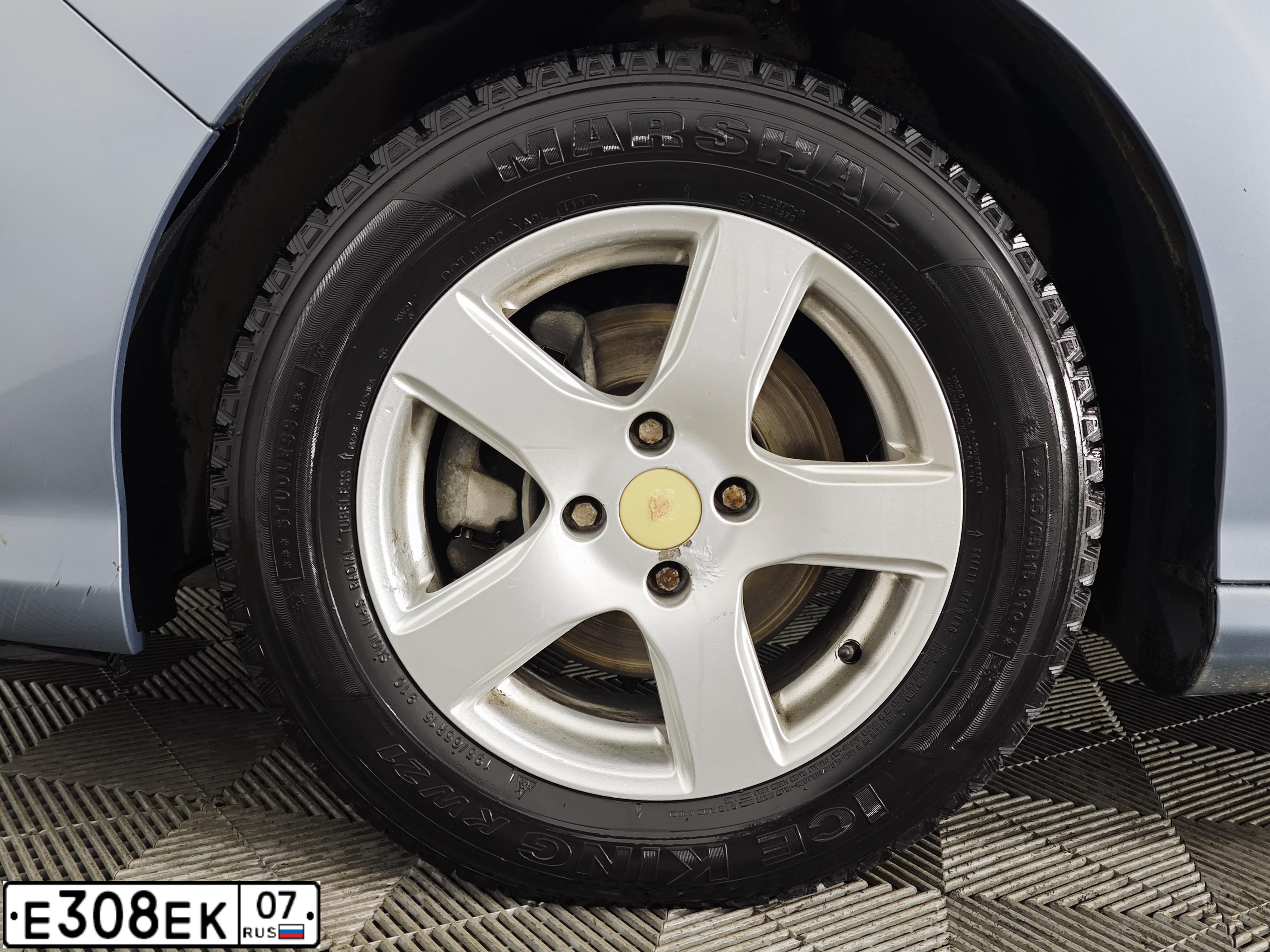 Фото автомобиля PEUGEOT 308, 2011 — госномер Е308ЕК07. Цвет: СЕРЫЙ
