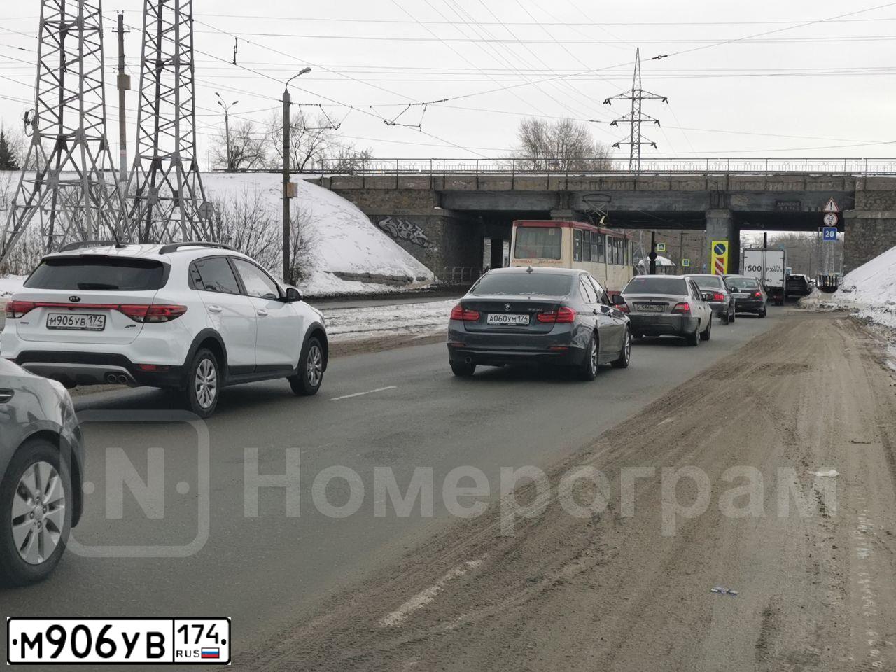 Фото автомобиля KIA RIO, 2019 — госномер М906УВ174. Цвет: БЕЛЫЙ