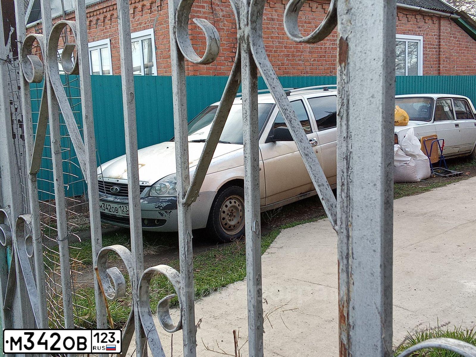 Фото автомобиля LADA 2171 PRIORA, 2010 — госномер М342ОВ123. Цвет: СВЕТЛО-СЕРЕБРИСТЫЙ МЕТАЛЛ