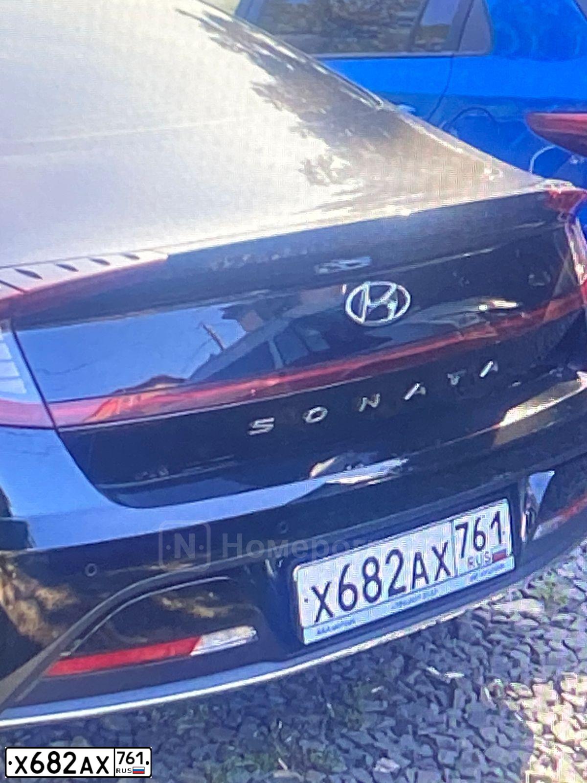 Фото автомобиля HYUNDAI SONATA, 2020 — госномер Х682АХ761. Цвет: ЧЕРНЫЙ