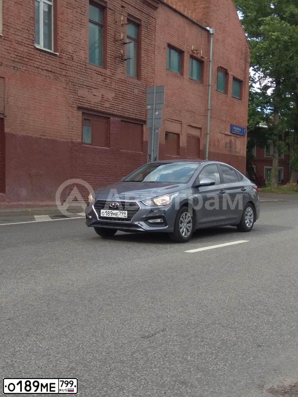 Фото автомобиля HYUNDAI SOLARIS, 2018 — госномер О189МЕ799. Цвет: Серый
