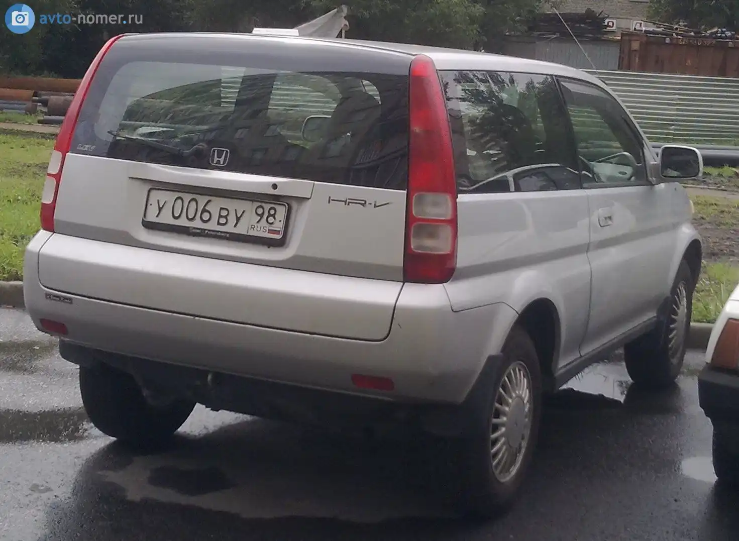 Фото автомобиля VOLVO XC60, 2011 — госномер У006ВУ98. Цвет: СЕРЫЙ