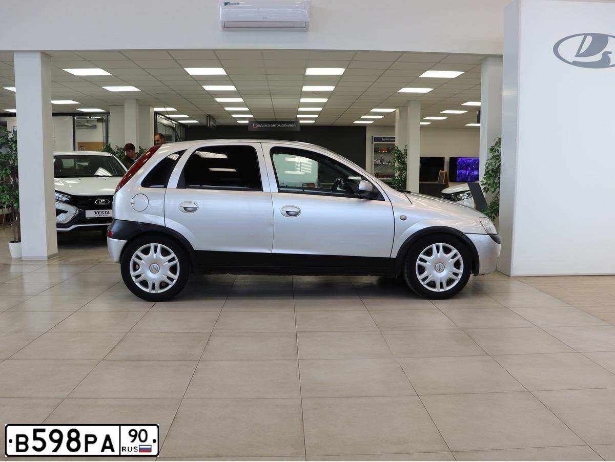 Фото автомобиля OPEL CORSA, 2004 — госномер В598РА90. Цвет: СЕРЕБРИСТЫЙ
