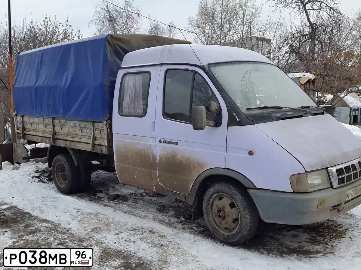 Фото автомобиля GAZ Z 3302 GAZEL, 2002 — госномер Р038МВ96. Цвет: СВЕТЛО-СИРЕНЕВЫЙ