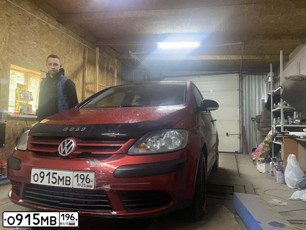 Фото автомобиля VOLKSWAGEN GOLF PLUS, 2008 — госномер Е643АЕ147