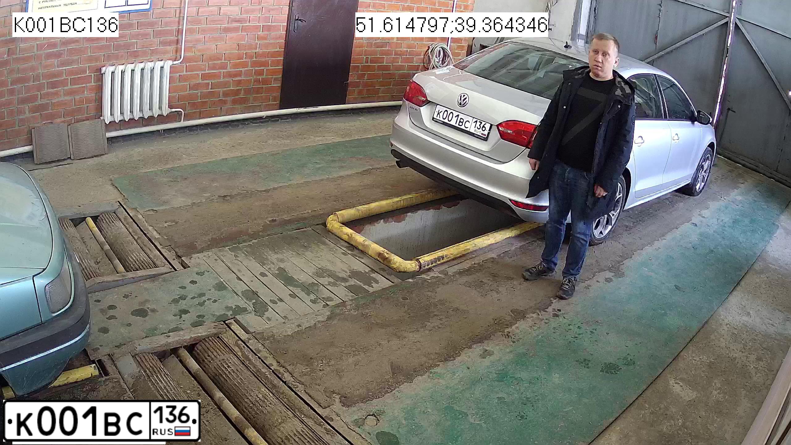 Фото автомобиля VOLKSWAGEN JETTA, 2013 — госномер У276ОУ48. Цвет: Серебристый