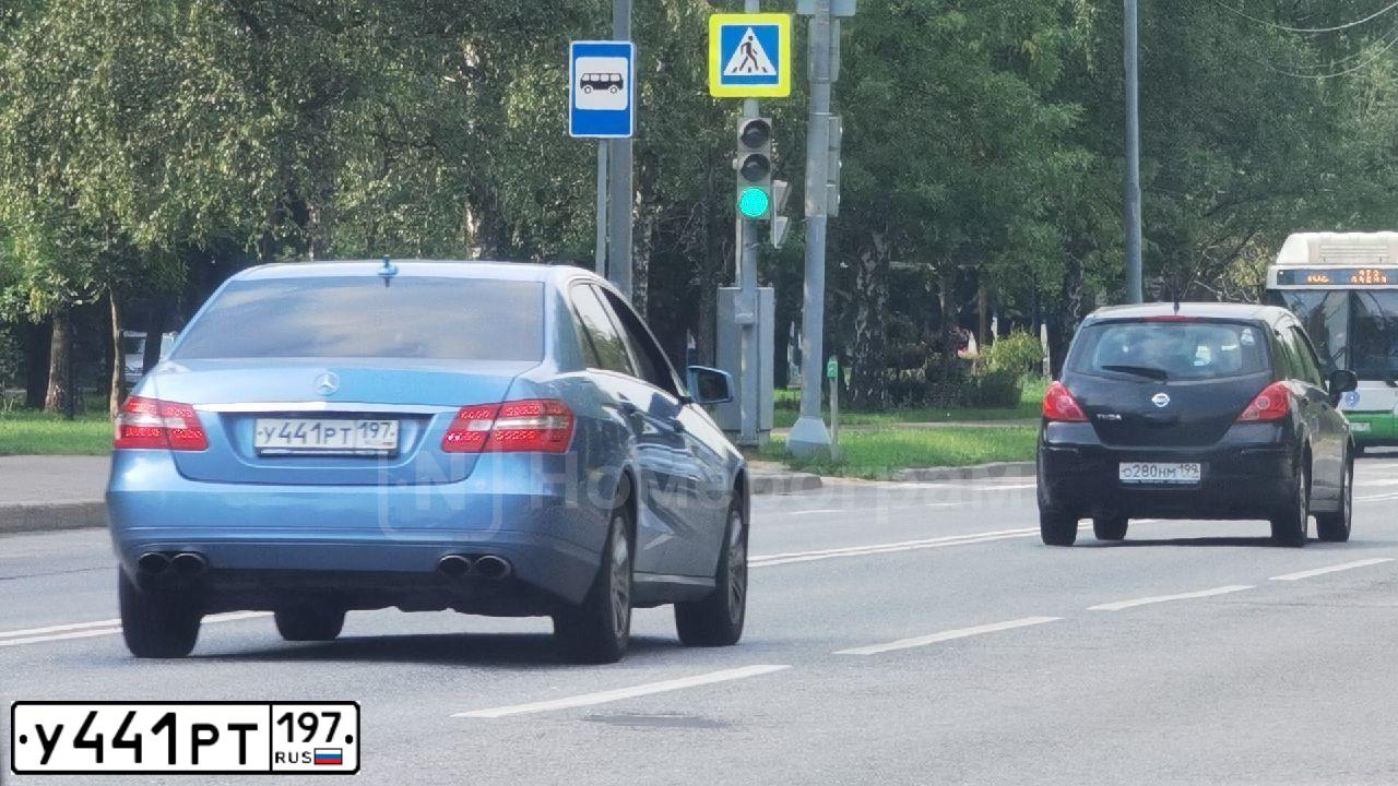 Фото автомобиля MERCEDES E-KLASSE, 2011 — госномер У441РТ197