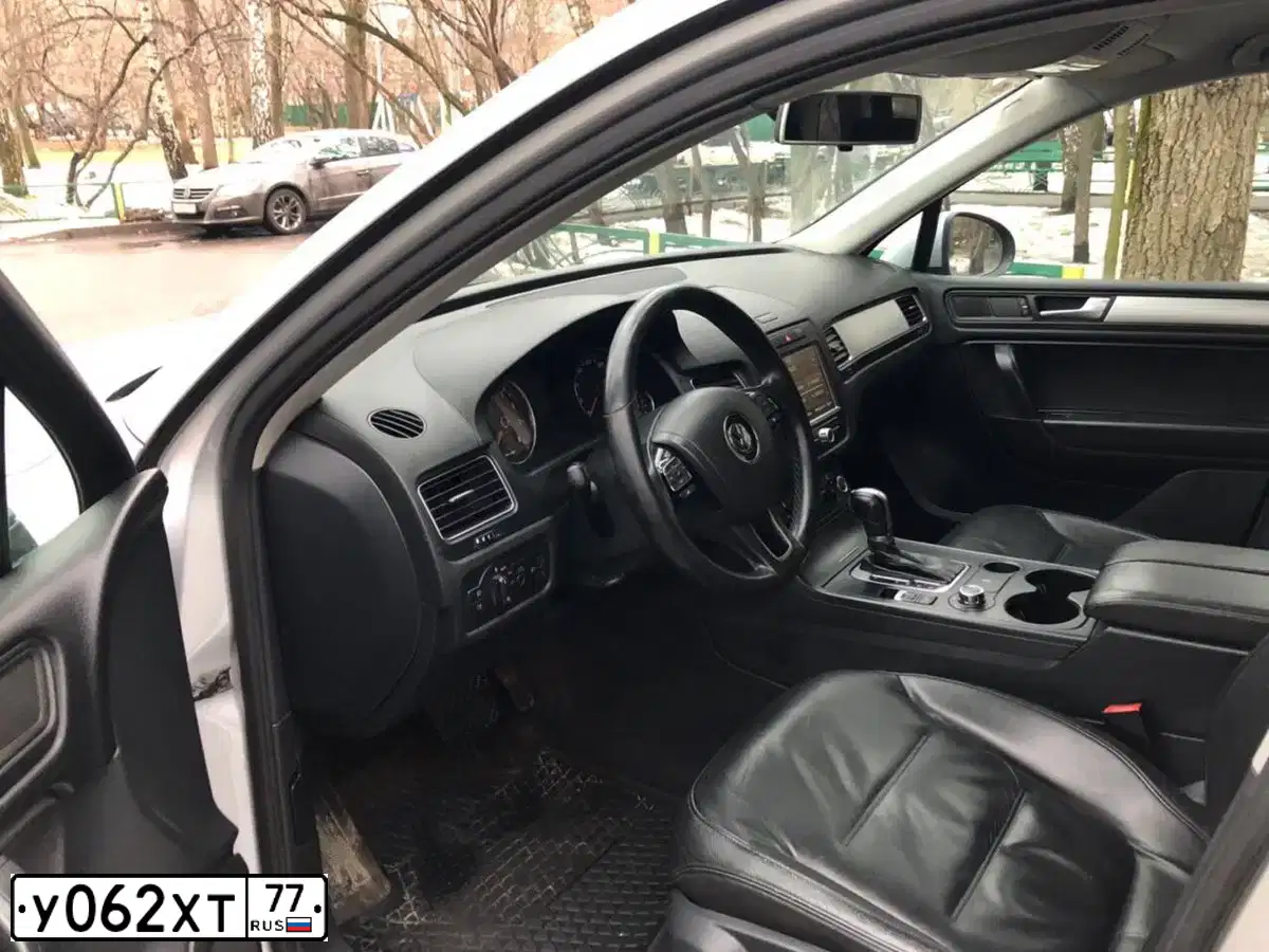 Фото автомобиля LEXUS LS, 1990 — госномер Е003ТР40. Цвет: ГОЛУБОЙ МЕТАЛ.
