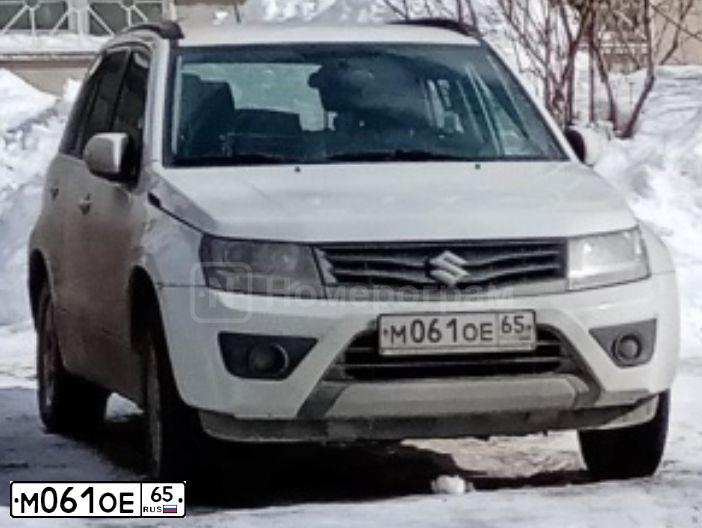 Фото автомобиля SUZUKI /GRAND/ VITARA, 2012 — госномер М061ОЕ65. Цвет: БЕЛЫЙ
